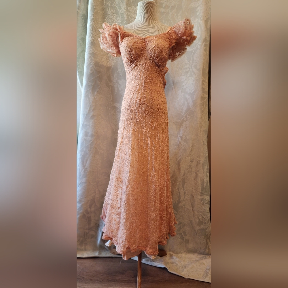 - 1940's Lace Dress